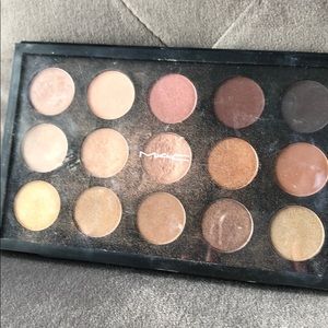M.A.C eye shadow 15 Warm Neutral